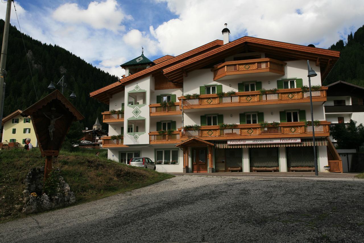 Garni Eden Hotell Canazei Eksteriør bilde